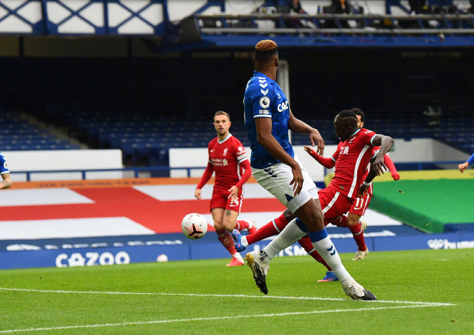 岁中场尹嘉 岁中场尹嘉